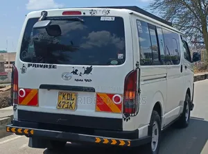 Toyota HiAce 2015