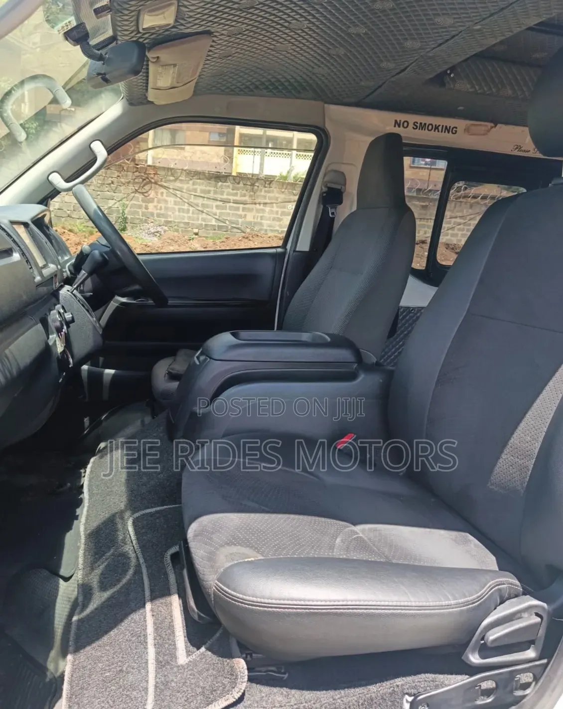 Toyota HiAce 2015