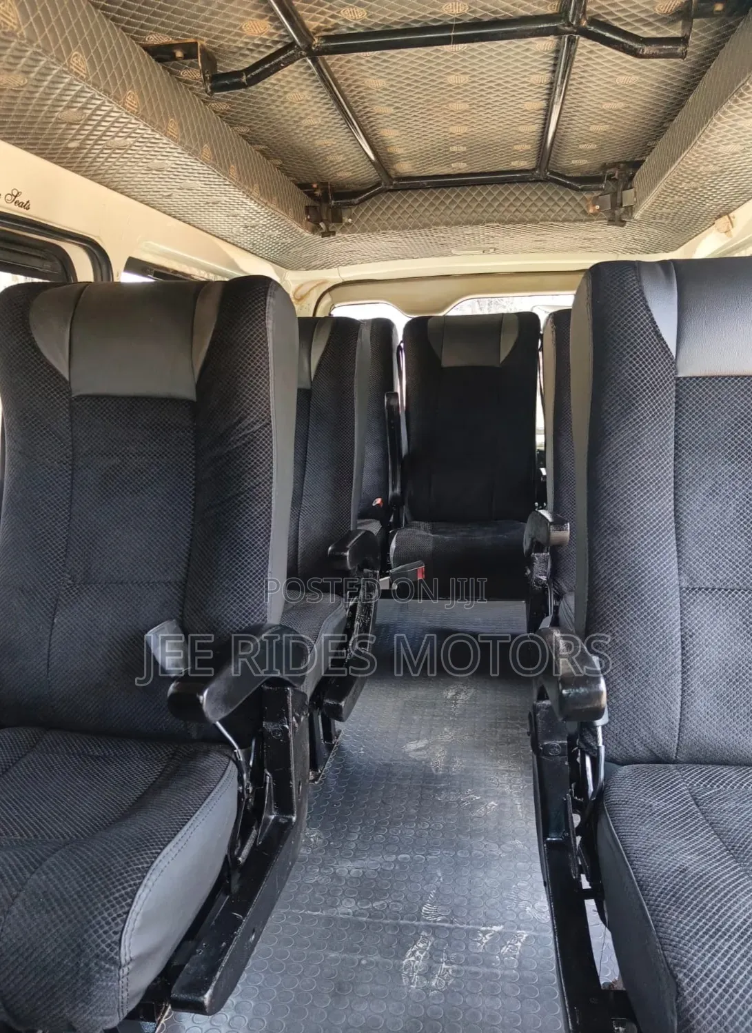 Toyota HiAce 2015