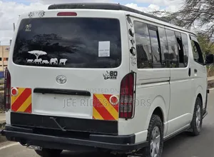 Toyota HiAce 2015 Beige