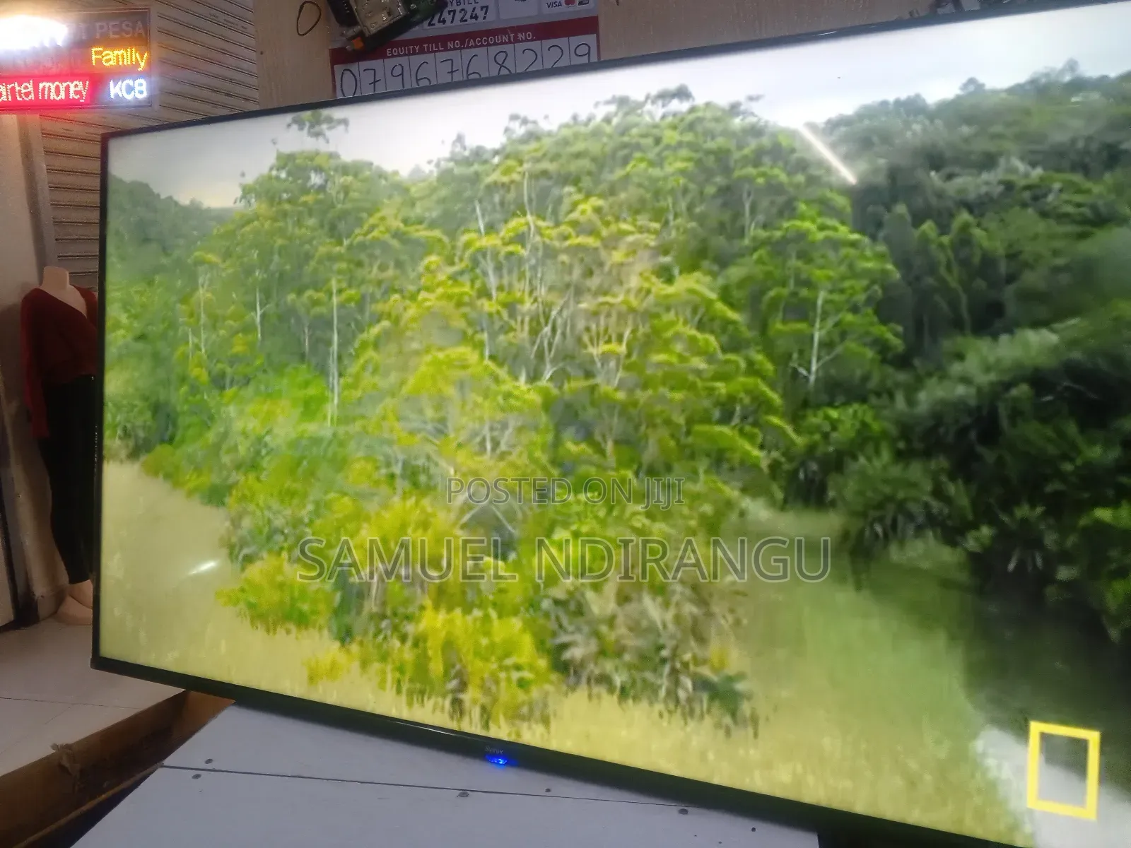 Selling Synix 50" Smart TV 5 Months Old