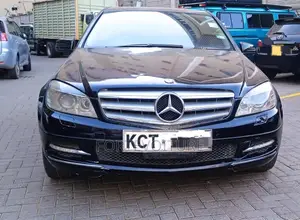Mercedes-Benz C200 2011 Black