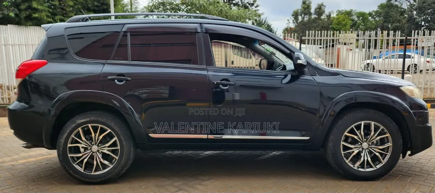 Toyota Vanguard 2013 Black