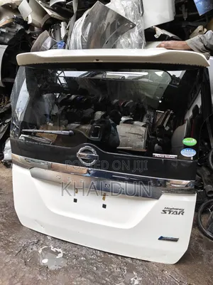 Tailgate/Boot Serena C27