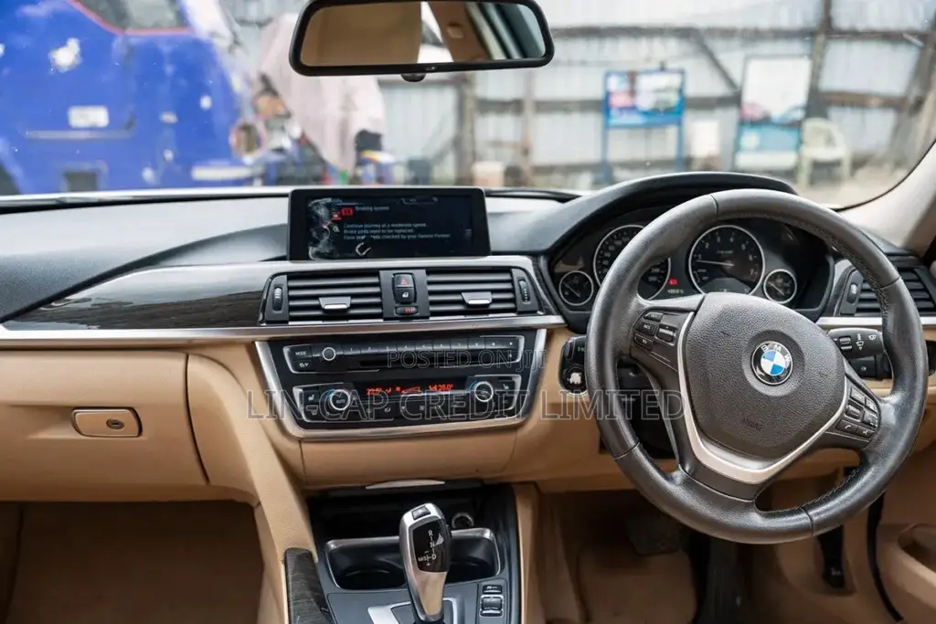 BMW 320i 2014 White