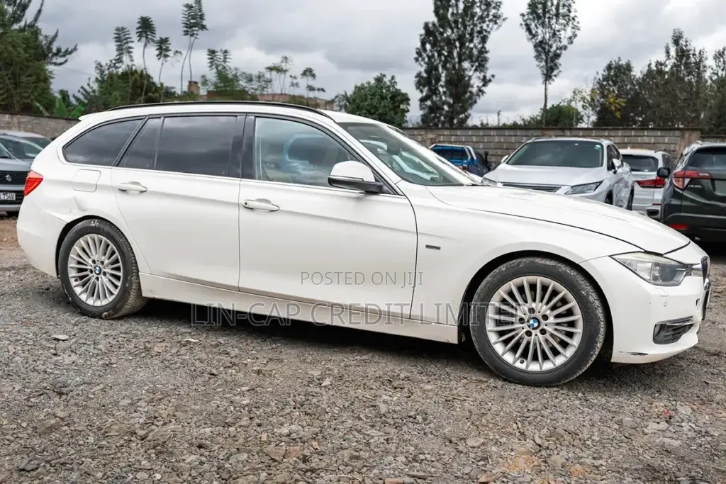 BMW 320i 2014 White