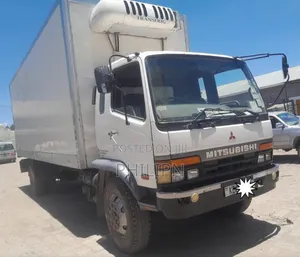 Mitsubishi Fuso Truck 2006 White