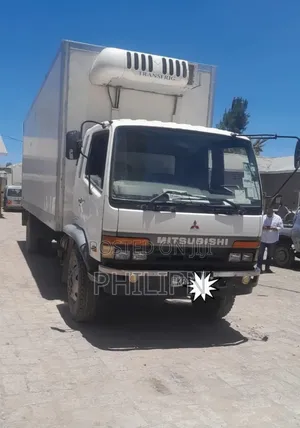 Mitsubishi Fuso Truck 2006 White