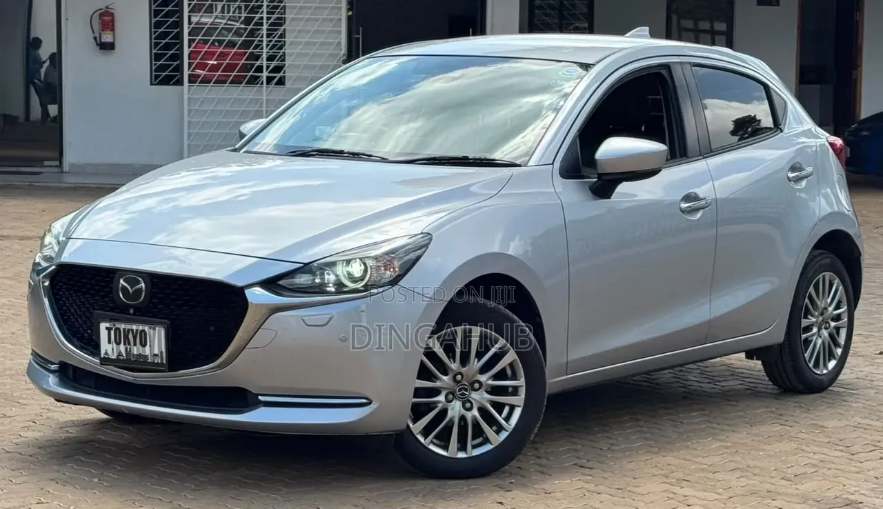 Mazda 2 2019 Silver