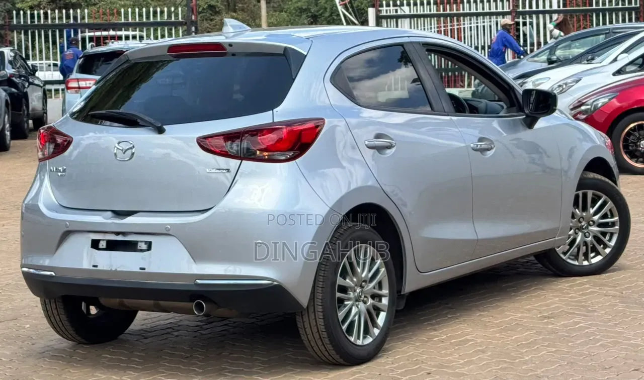 Mazda 2 2019 Silver