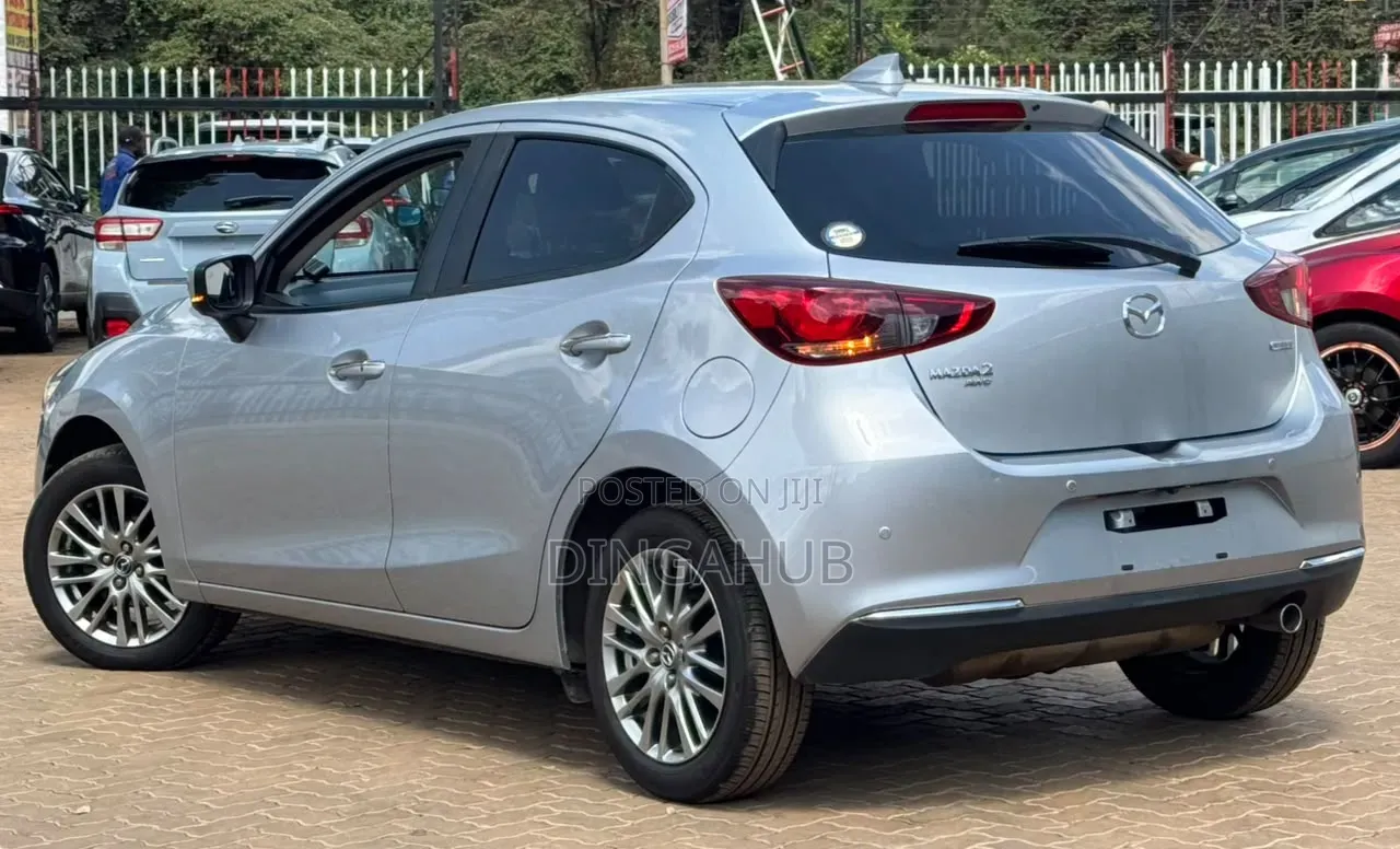 Mazda 2 2019 Silver