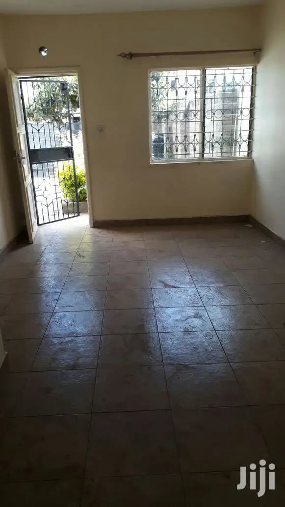 Parklands 2 Bedroom Flat Available For Rent
