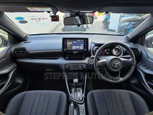 Toyota Yaris 2021 White