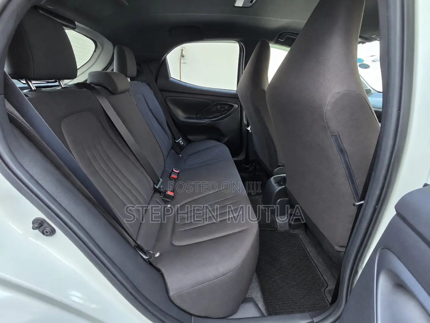 Toyota Yaris 2021 White