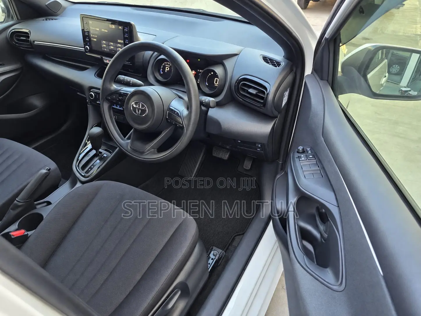 Toyota Yaris 2021 White