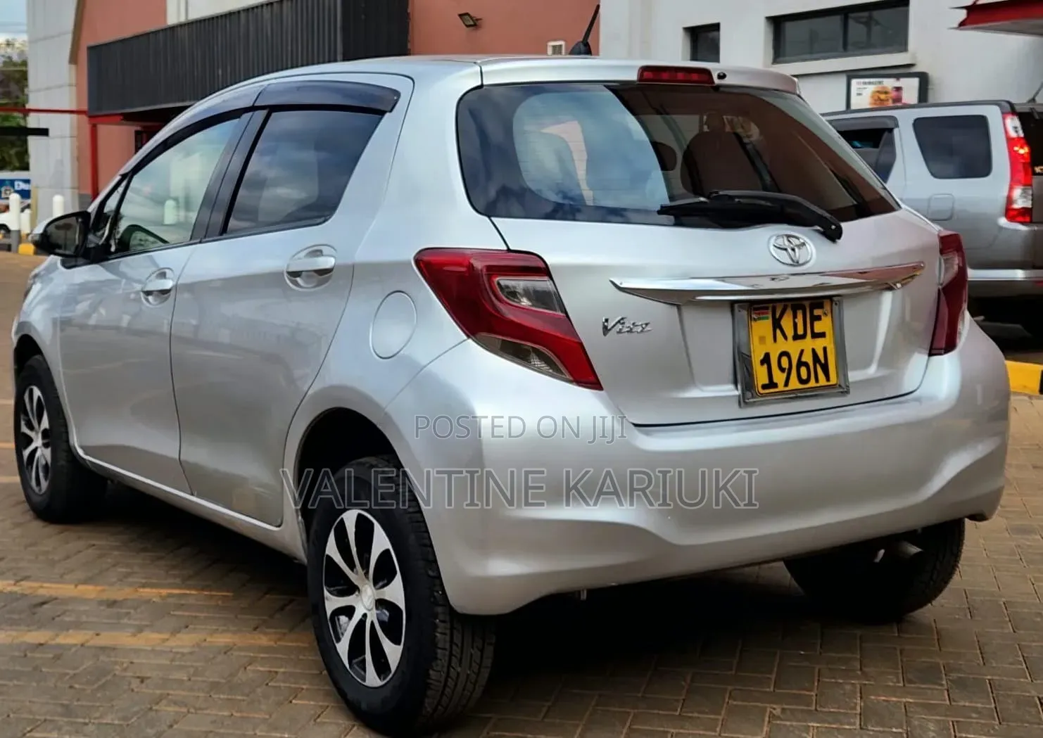 Toyota Vitz 2015 Silver
