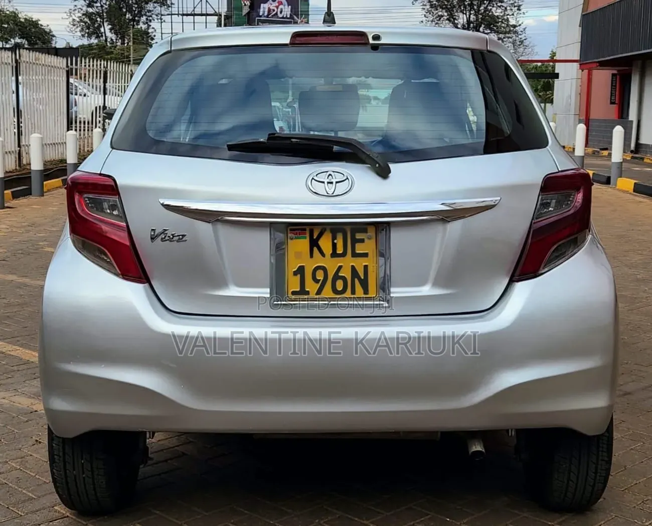 Toyota Vitz 2015 Silver