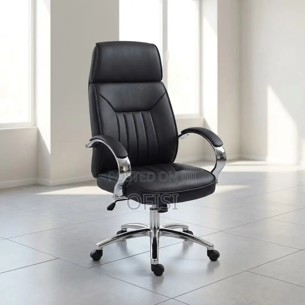 Office Chair; Black Director's Office Chair