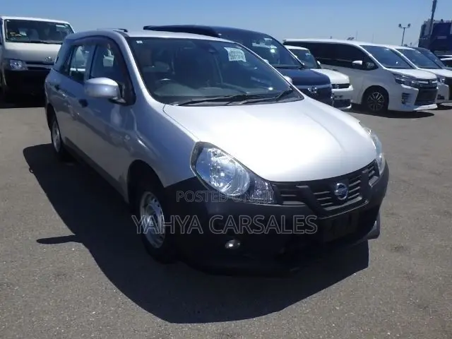 Nissan 100 2019 Silver