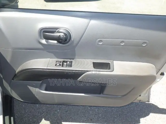 Nissan 100 2019 Silver