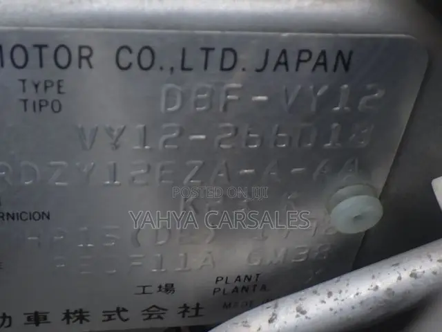 Nissan 100 2019 Silver