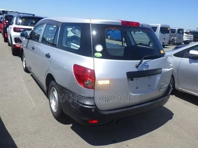 Nissan 100 2019 Silver