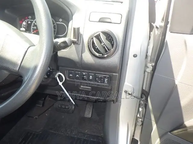 Nissan 100 2019 Silver