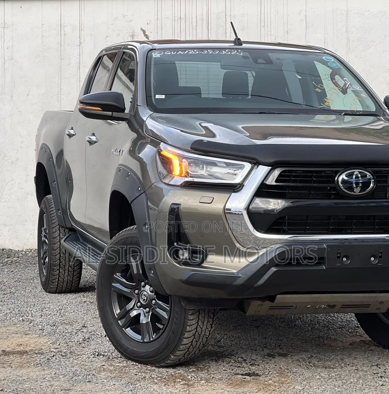 Toyota Hilux 2022 Brown