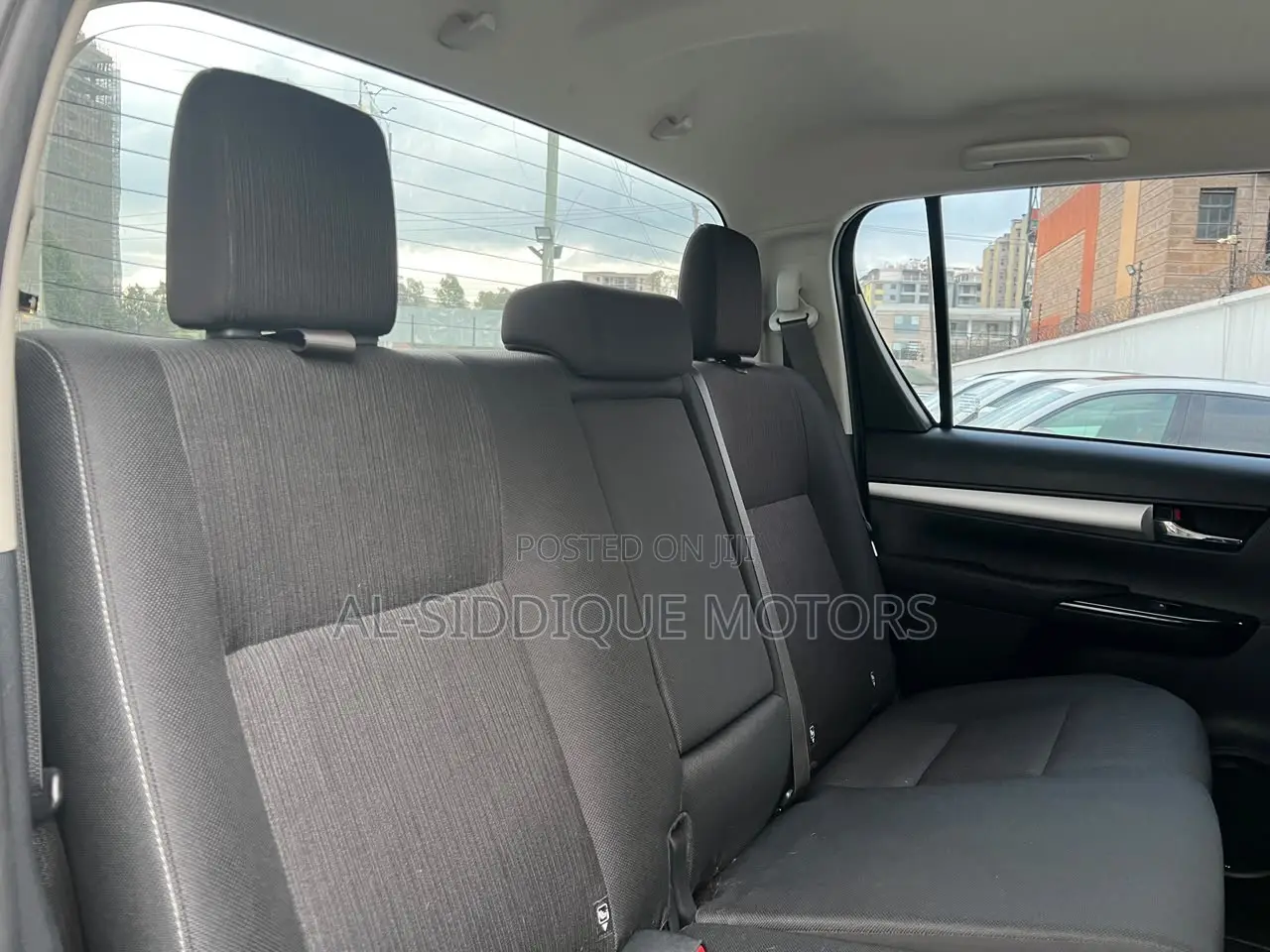 Toyota Hilux 2022 Brown