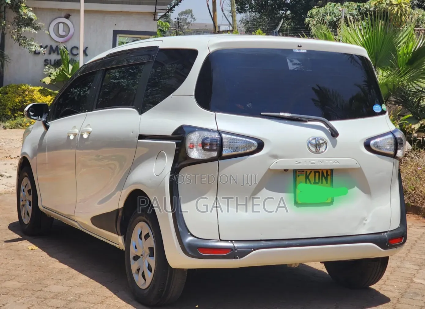 Toyota Sienta 2016 White