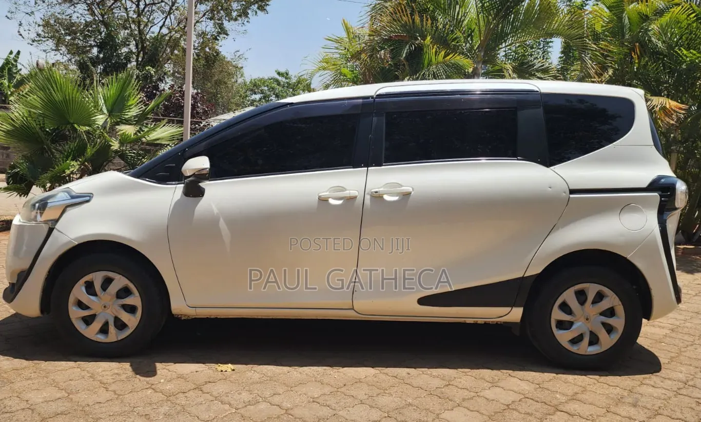 Toyota Sienta 2016 White