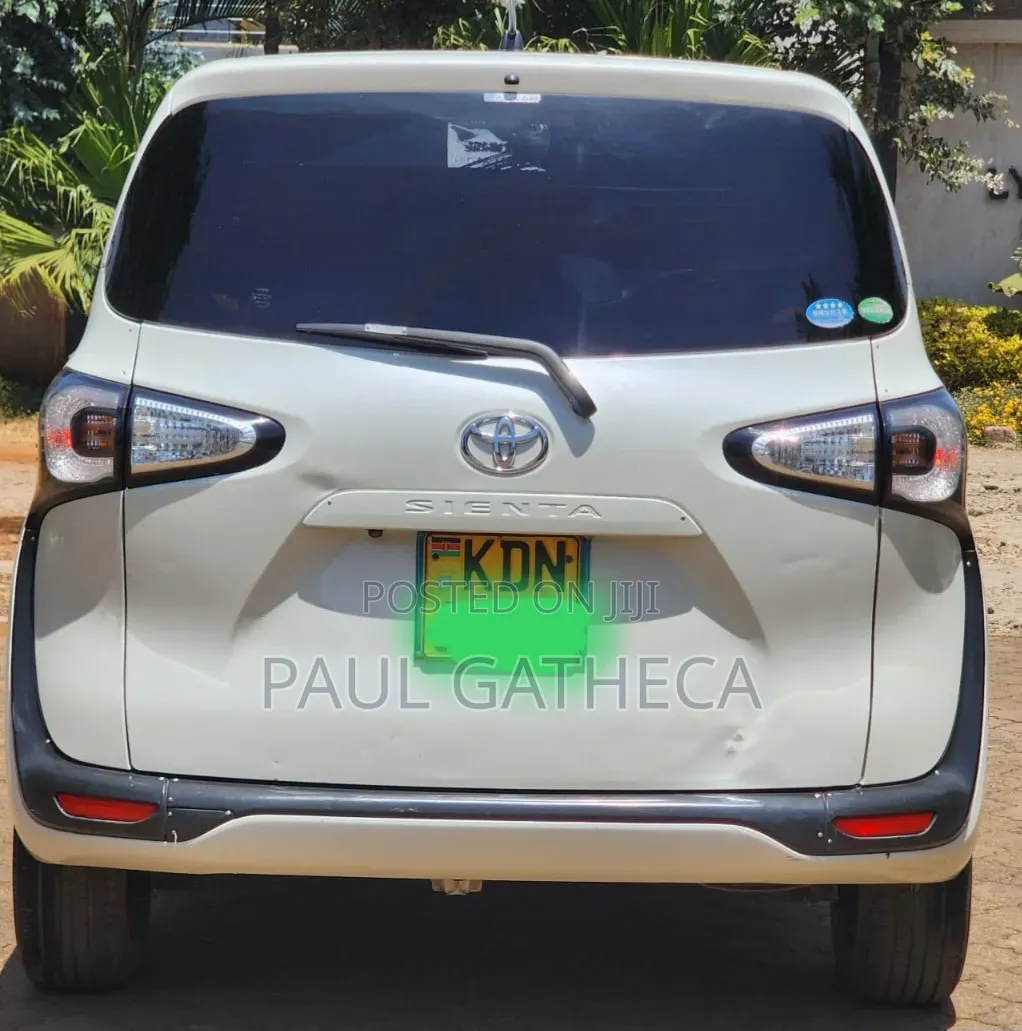 Toyota Sienta 2016 White