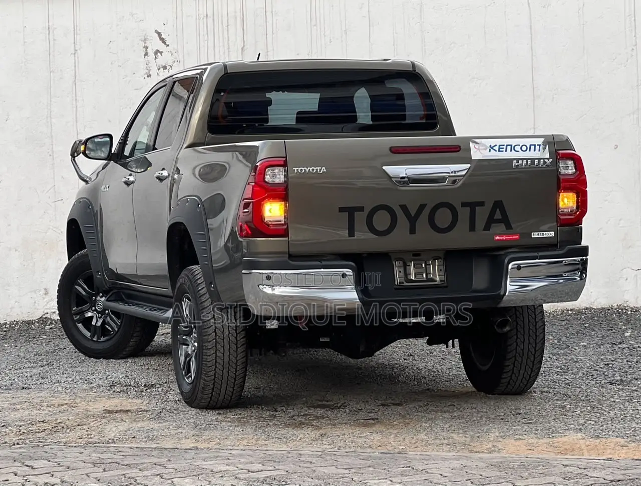 Toyota Hilux 2022 Brown