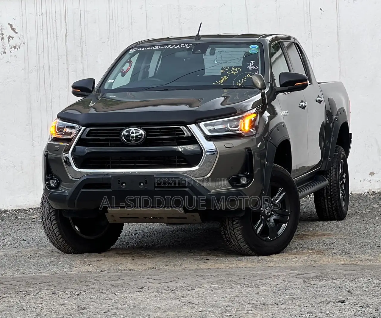 Toyota Hilux 2022 Brown