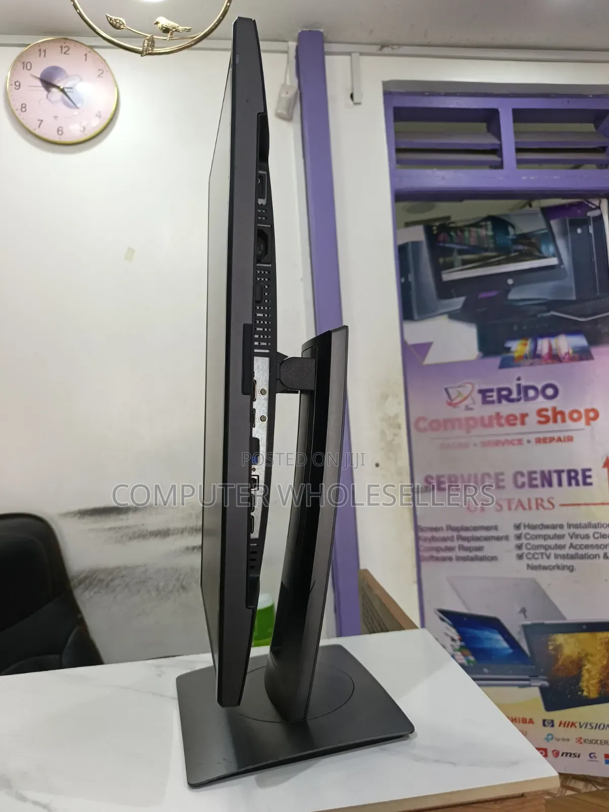 HP 22" Frameless Monitor