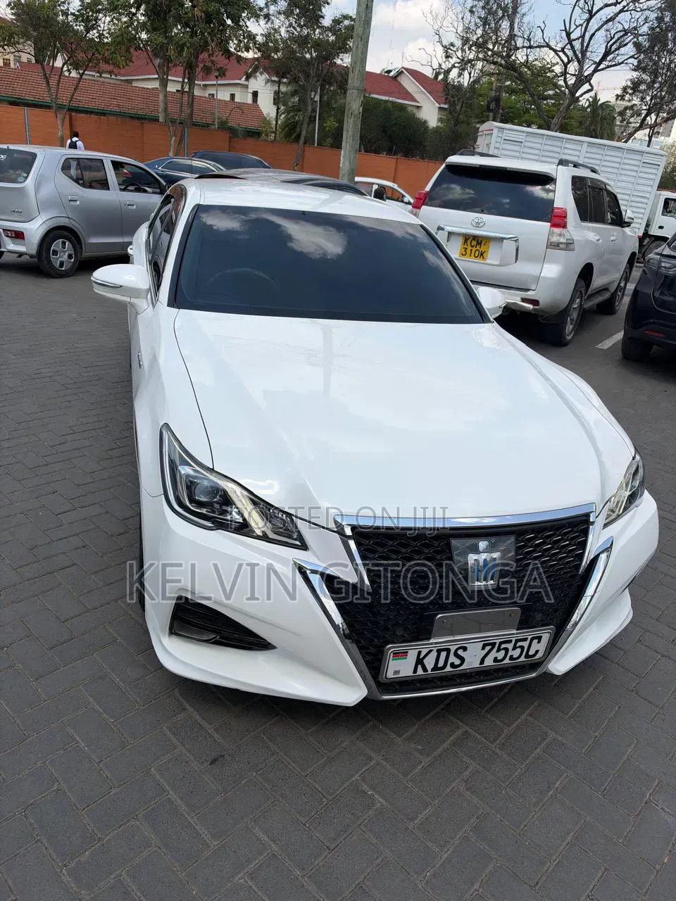 Toyota Crown 2018 White