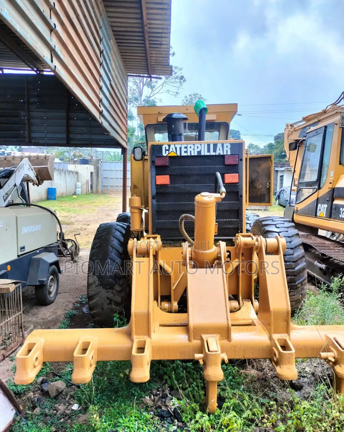 Caterpillar 160H Motor Grader