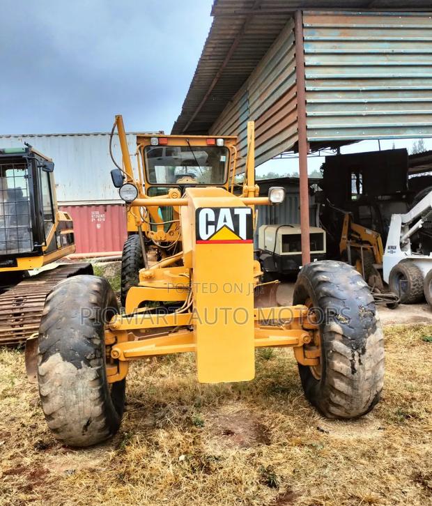 Caterpillar 160H Motor Grader - thumbnail 3