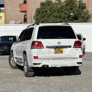 Toyota Land Cruiser 4.6 V8 VX-R 2012 White