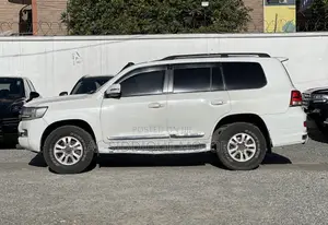 Toyota Land Cruiser 4.6 V8 VX-R 2012 White