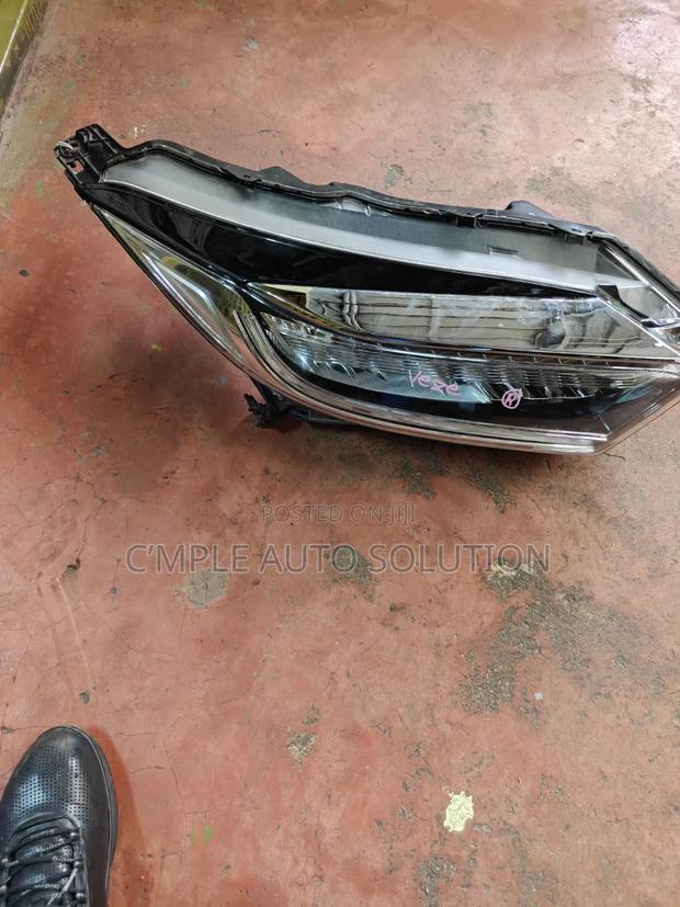 Honda Vezel 2018 Headlight - thumbnail 2