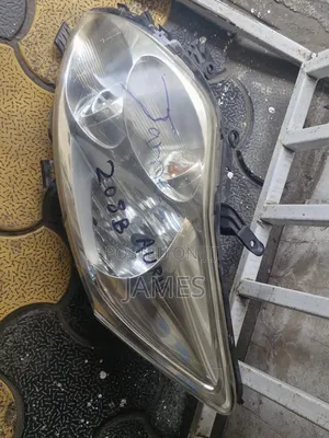 Toyota Auris 2008 Model Headlights