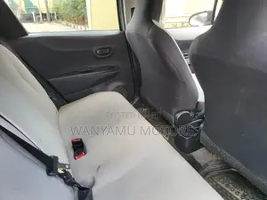 Toyota Vitz 2014 Silver