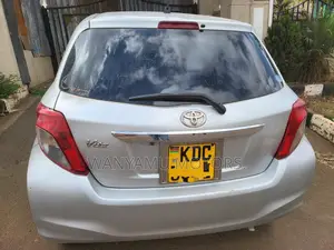 Toyota Vitz 2014 Silver