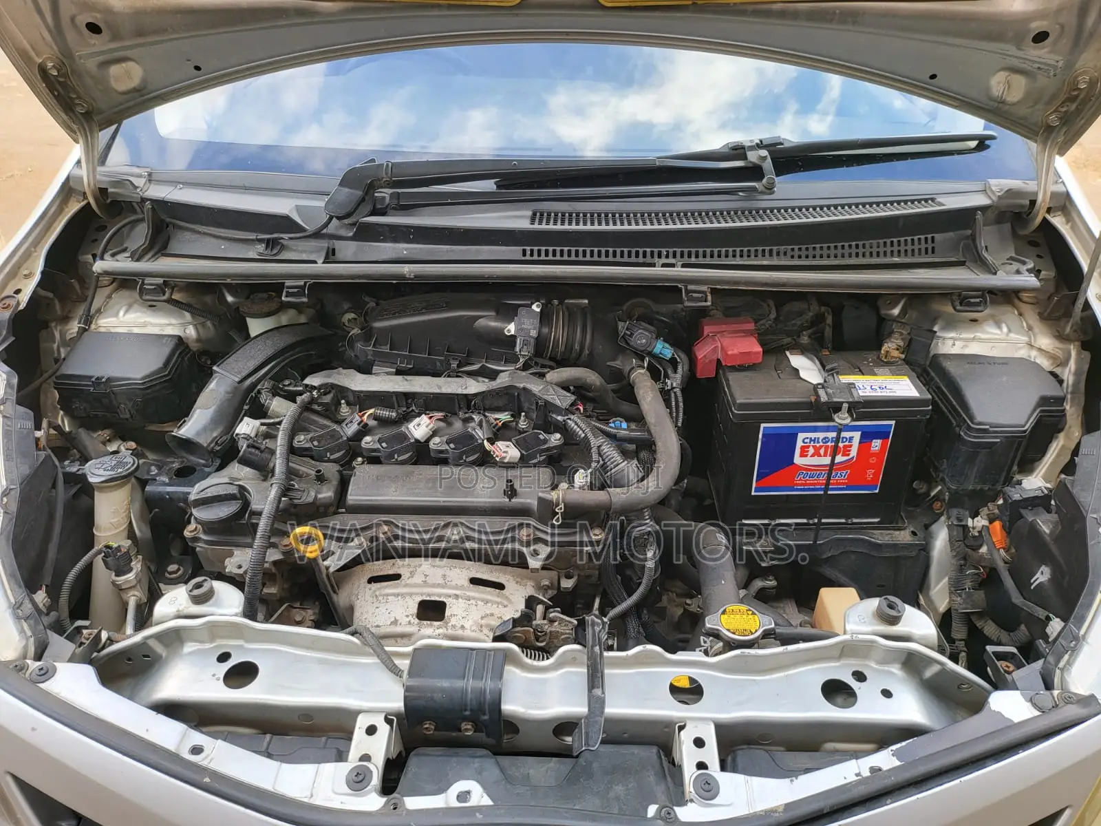 Toyota Vitz 2014 Silver