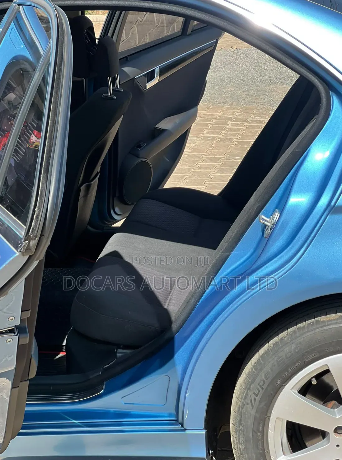 Mercedes-Benz E250 2010 Blue