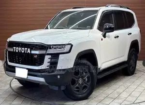 Toyota Land Cruiser LC300 2023 Off white