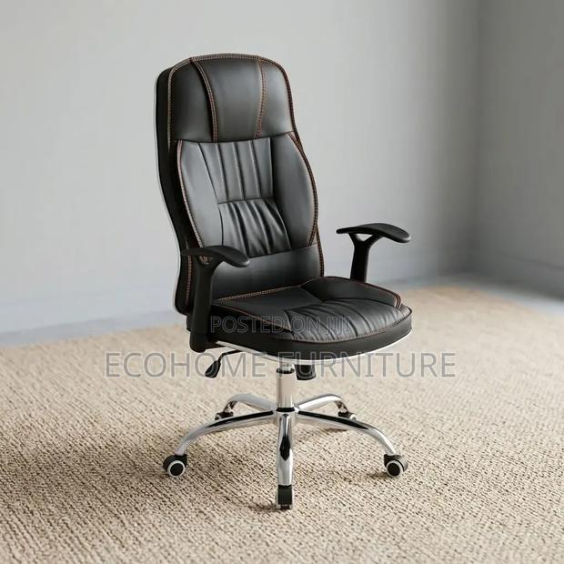 Executive Office Chair – Black Leather With Chrome Base1 - main view