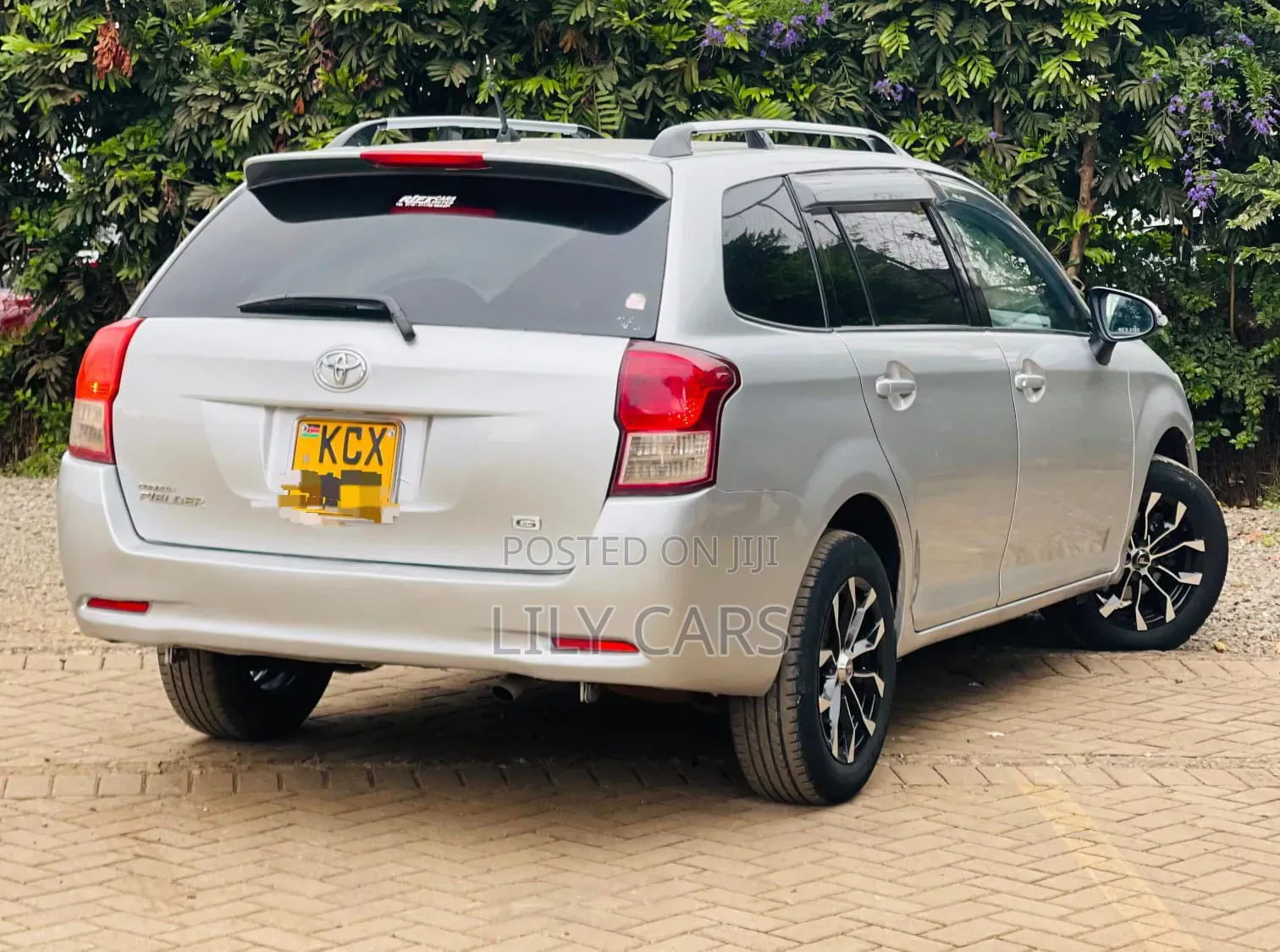 Toyota Corolla Fielder 2013 Silver