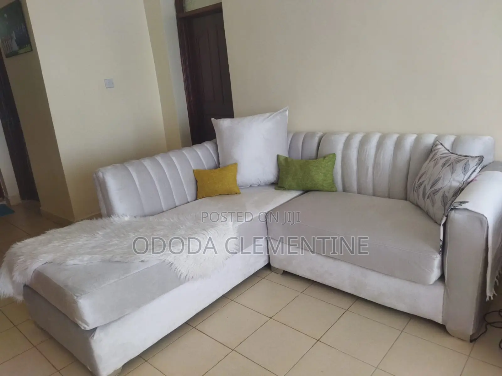 L-Shaped Sofa 5 Seater, Quality Material and in Good Condition